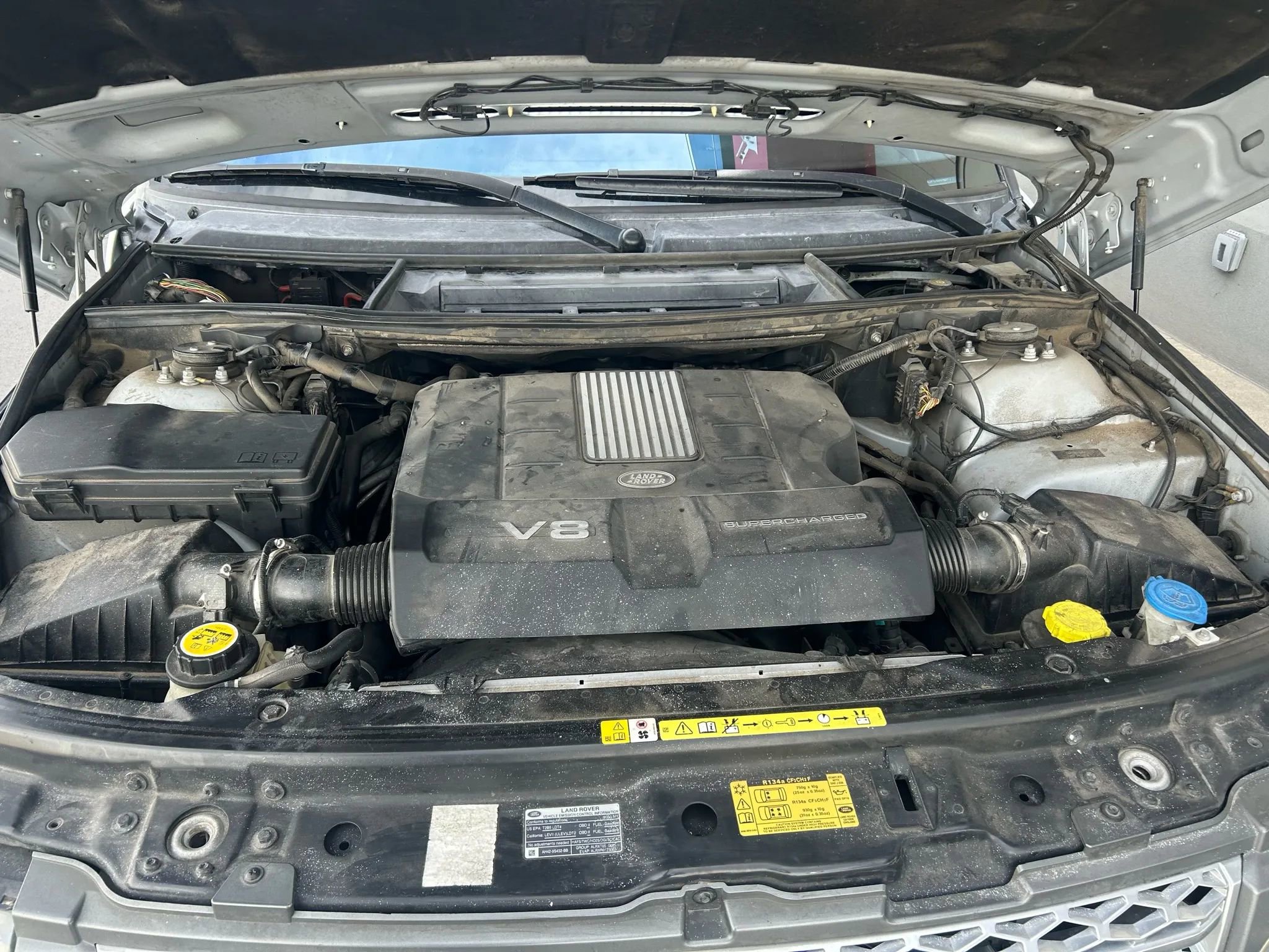 Used 2010 Land Rover Range Rover Supercharged image 28