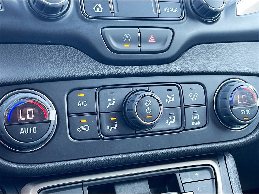 Used 2024 GMC Terrain Denali w/ Denali Premium Package image 16