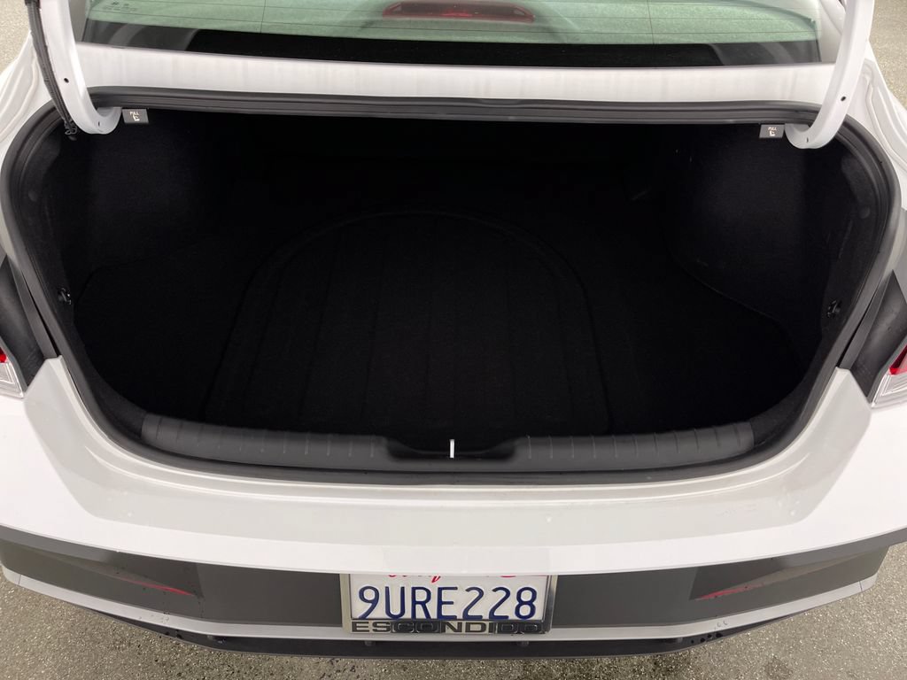 Certified 2025 Hyundai Elantra Sport FWD image 10