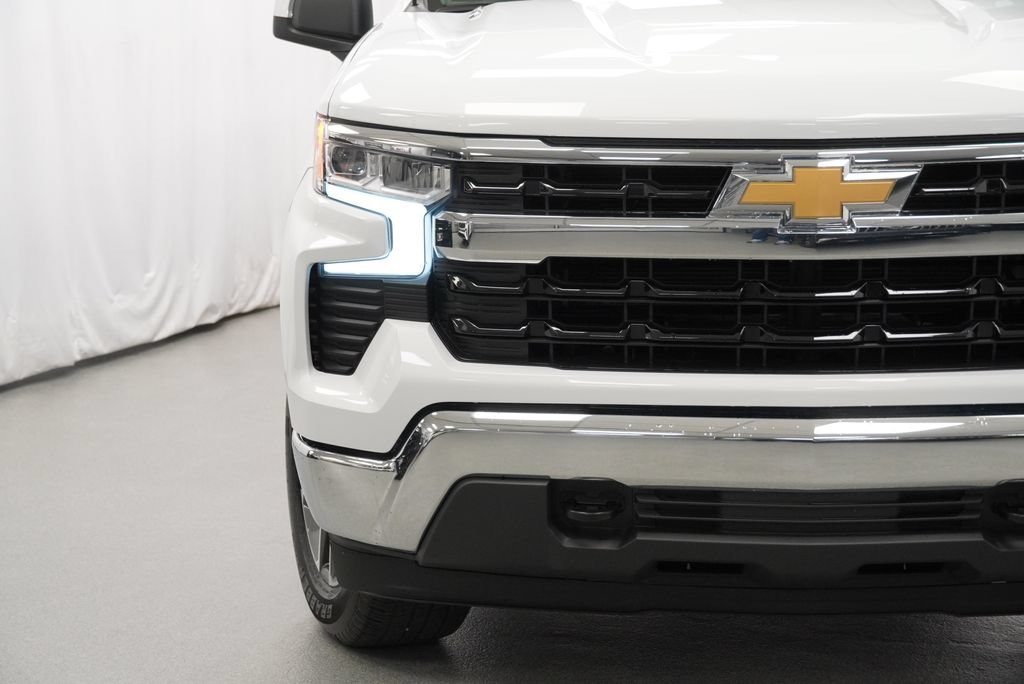 Used 2024 Chevrolet Silverado 1500 LT AWD/4WD image 33