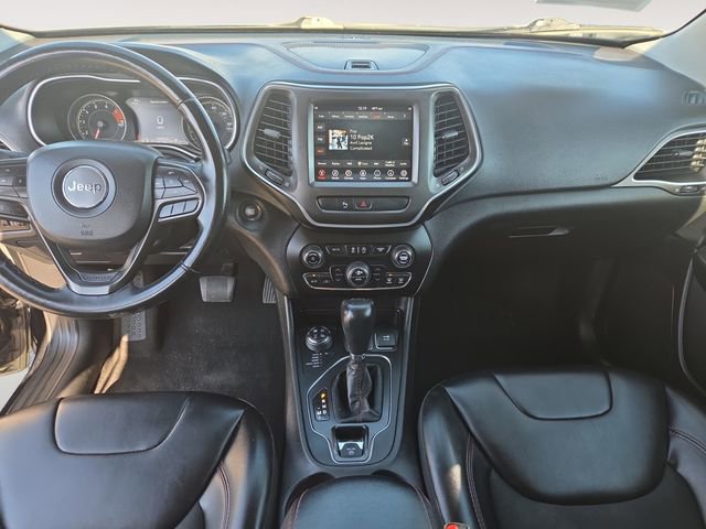 Used 2019 Jeep Cherokee Trailhawk image 10