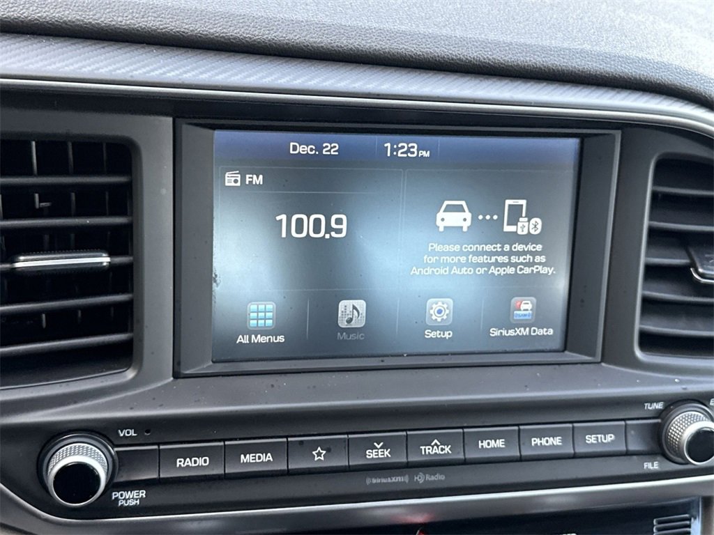 Used 2020 Hyundai Elantra SEL image 17