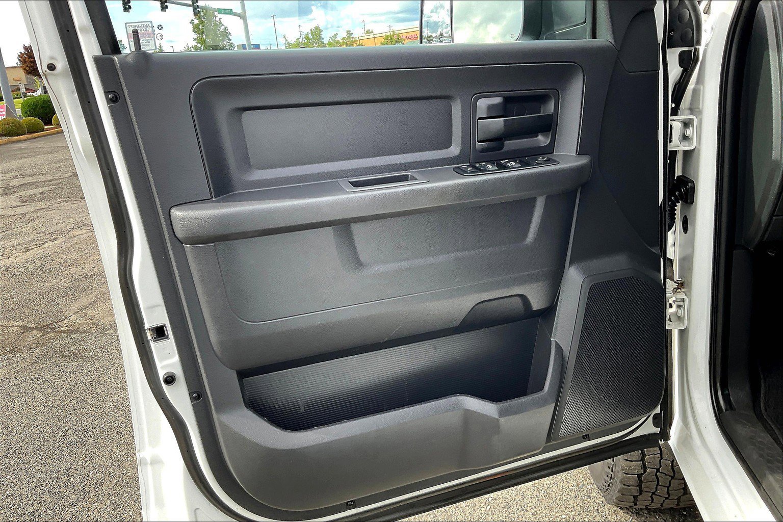 Used 2012 RAM 3500 ST w/ Chrome Appearance Group image 21