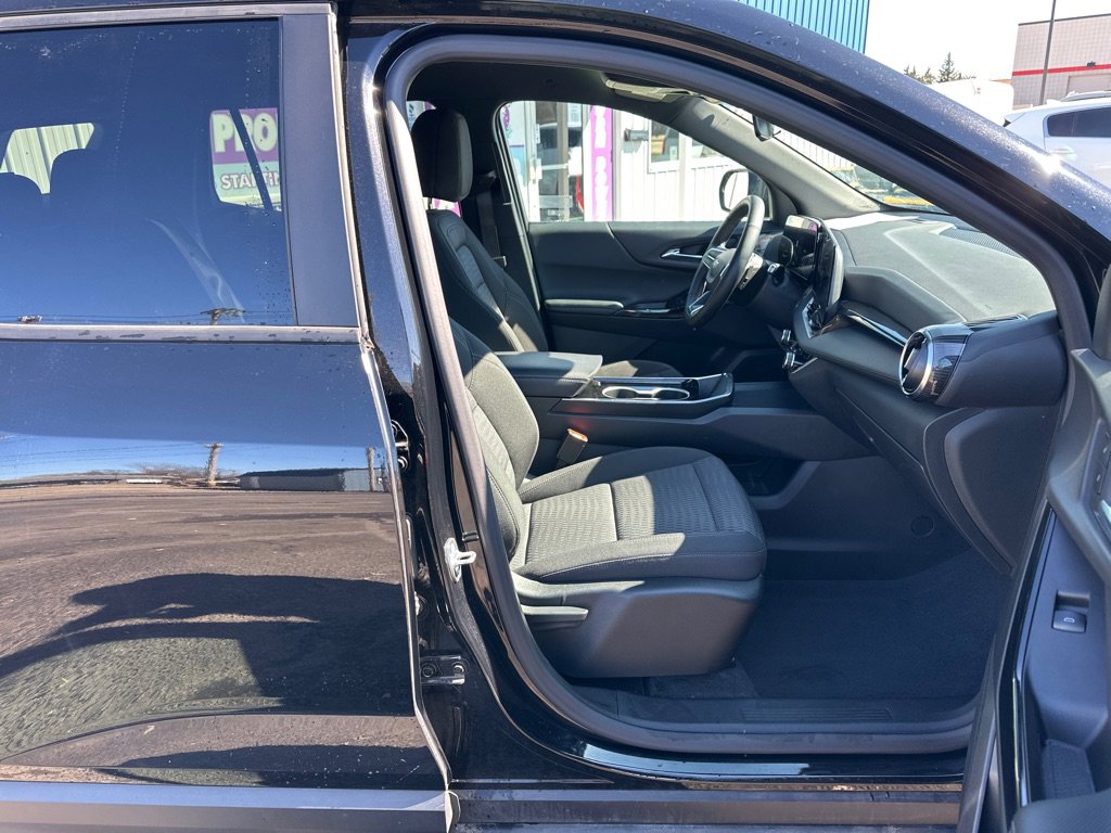 Used 2025 Chevrolet Equinox LT image 22