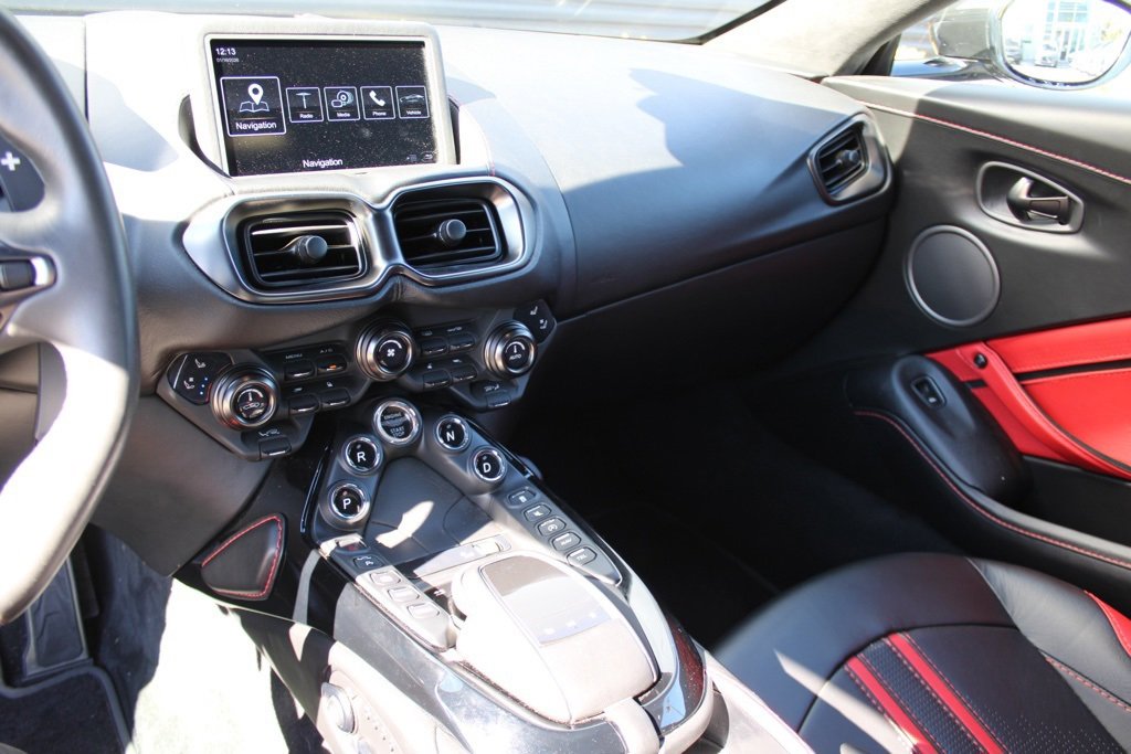 Used 2020 Aston Martin V8 Vantage Coupe image 25