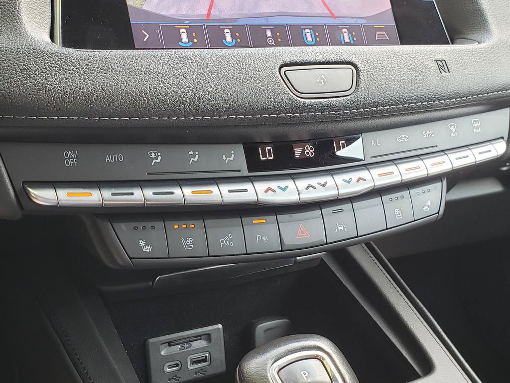 Used 2019 Cadillac XT4 Premium Luxury w/ Enhanced Visibility Package AWD/4WD image 25