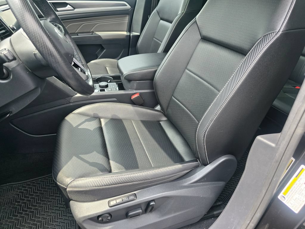 Used 2022 Volkswagen Atlas Cross Sport SEL R-Line AWD/4WD image 16