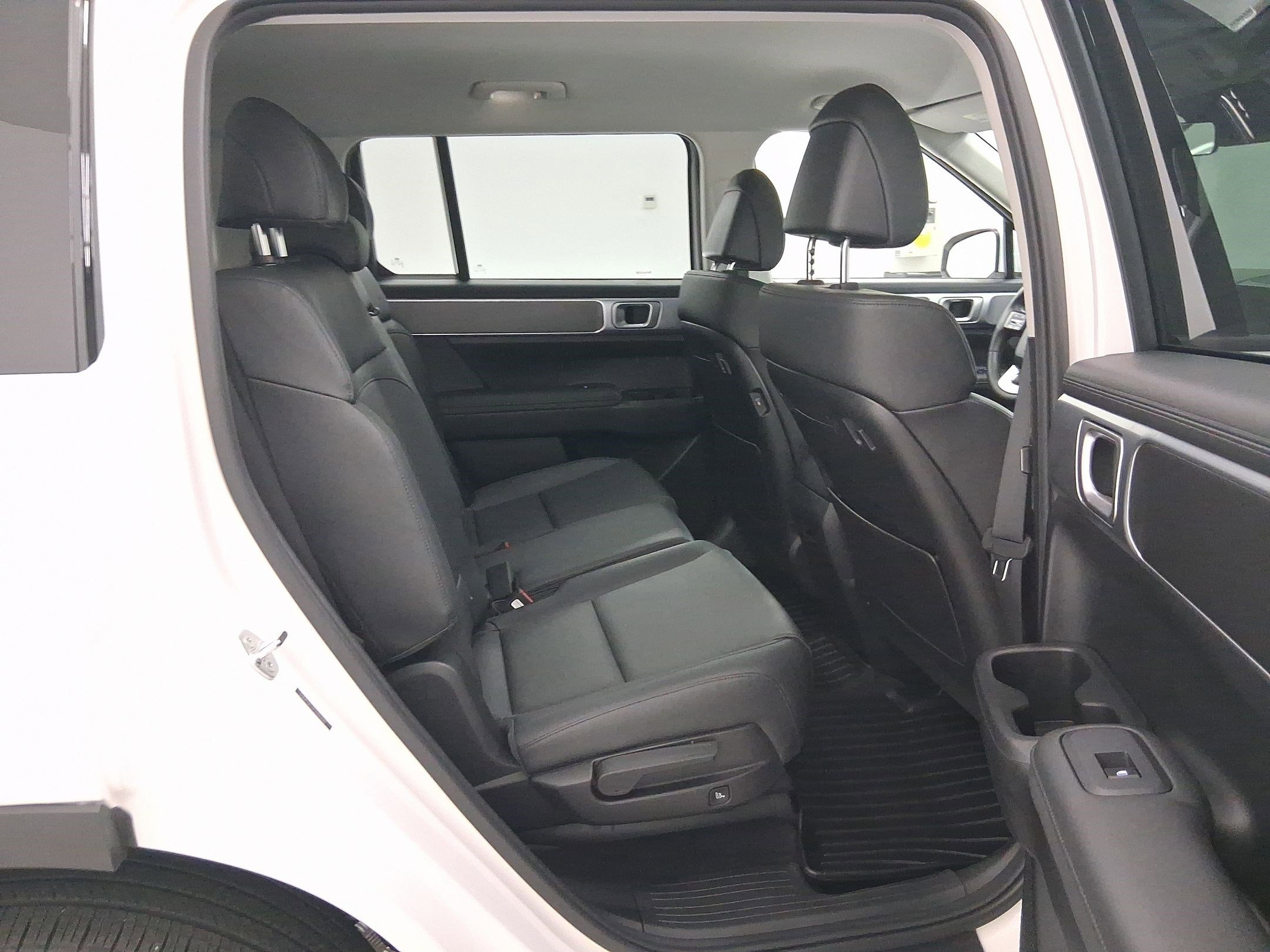 Used 2025 Hyundai Santa Fe SEL image 28