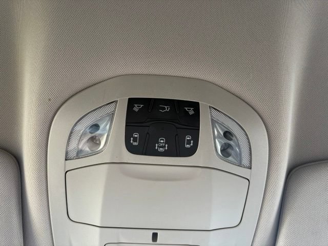 Used 2024 Chrysler Pacifica Touring-L FWD image 27