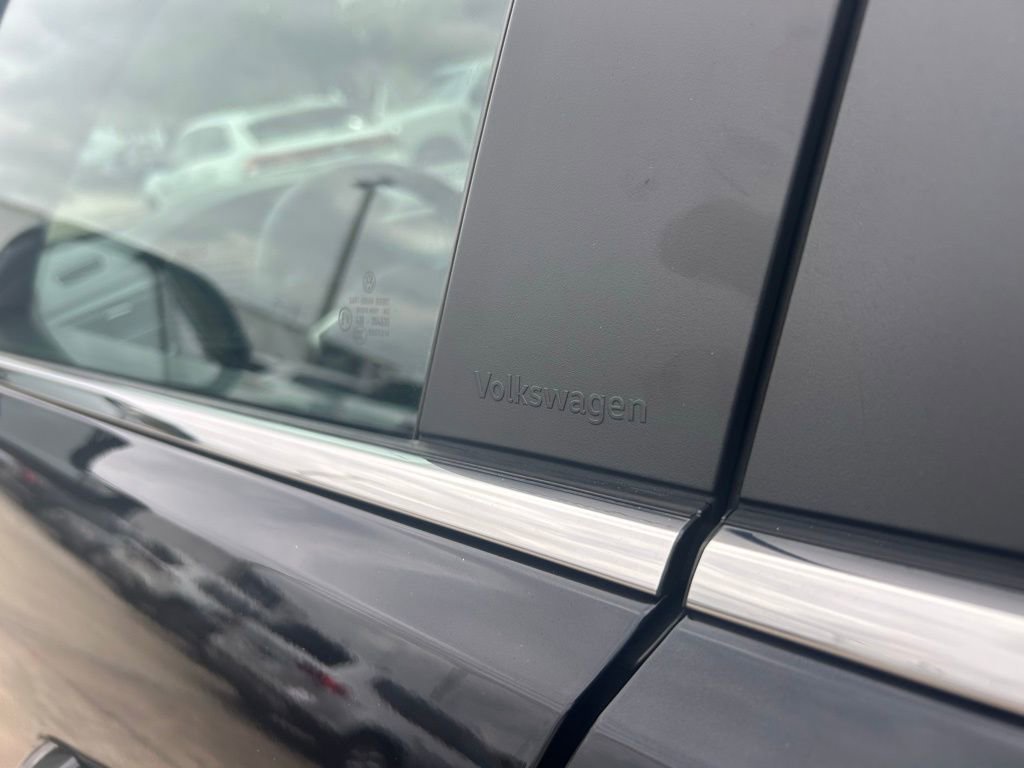 Certified 2024 Volkswagen Atlas Cross Sport SE image 29