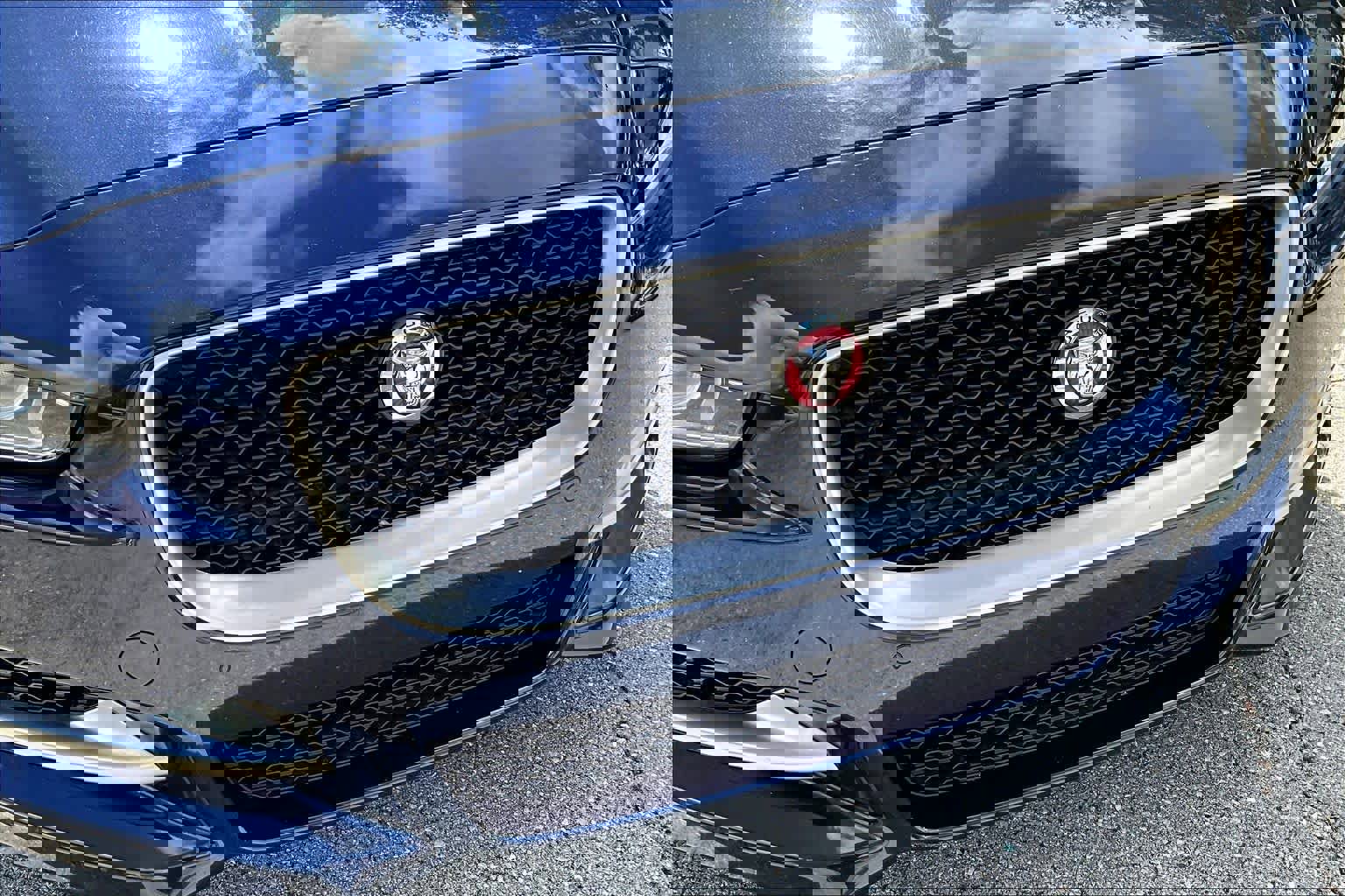 Used 2018 Jaguar XE R-Sport image 30