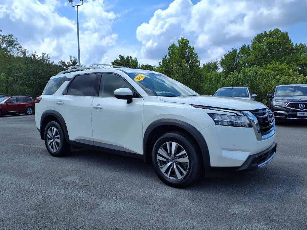 Certified 2024 Nissan Pathfinder SL image 13