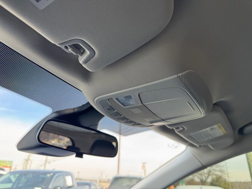 Used 2023 Ford Edge SE image 24