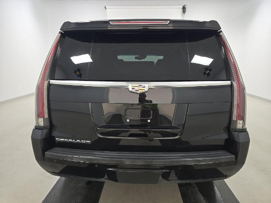 Used 2016 Cadillac Escalade Luxury RWD image 5