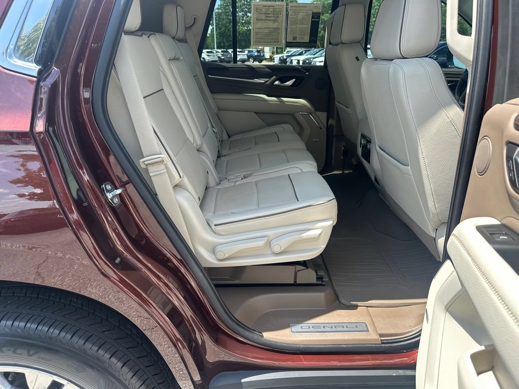 Used 2022 GMC Yukon Denali RWD image 13