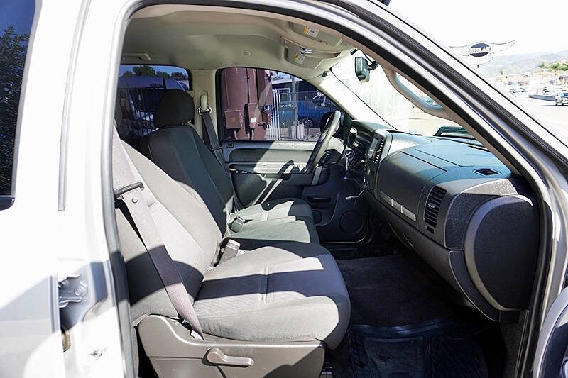 Used 2010 GMC Sierra 1500 SLE w/ Regional Value Package image 15