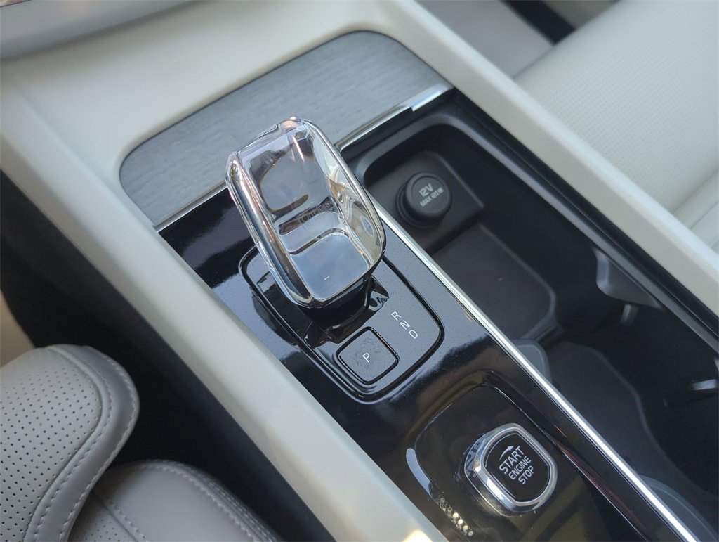 Used 2024 Volvo XC60 B5 Ultimate image 21