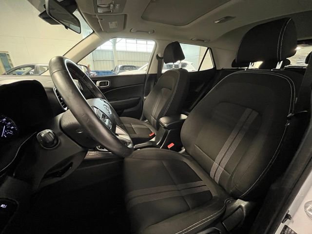 Used 2020 Hyundai Venue SEL w/ Convenience + Premium Package image 27