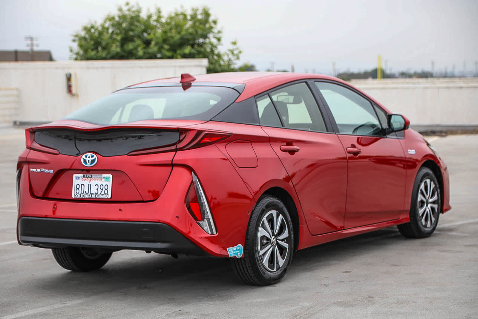 Certified 2017 Toyota Prius Prime Advanced w/ Carpet Mat Package FWD image 5