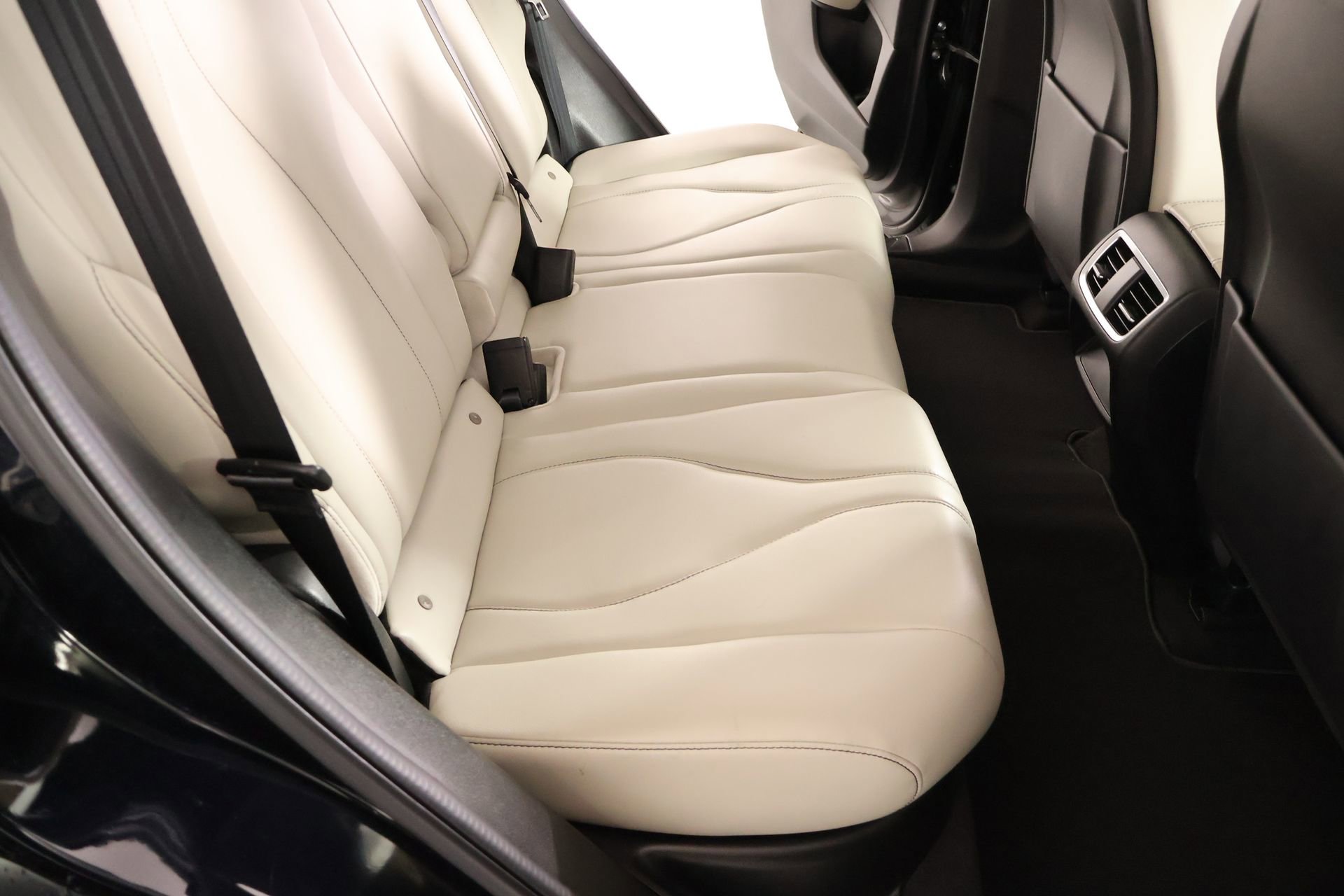 Used 2025 Acura RDX SH-AWD image 14