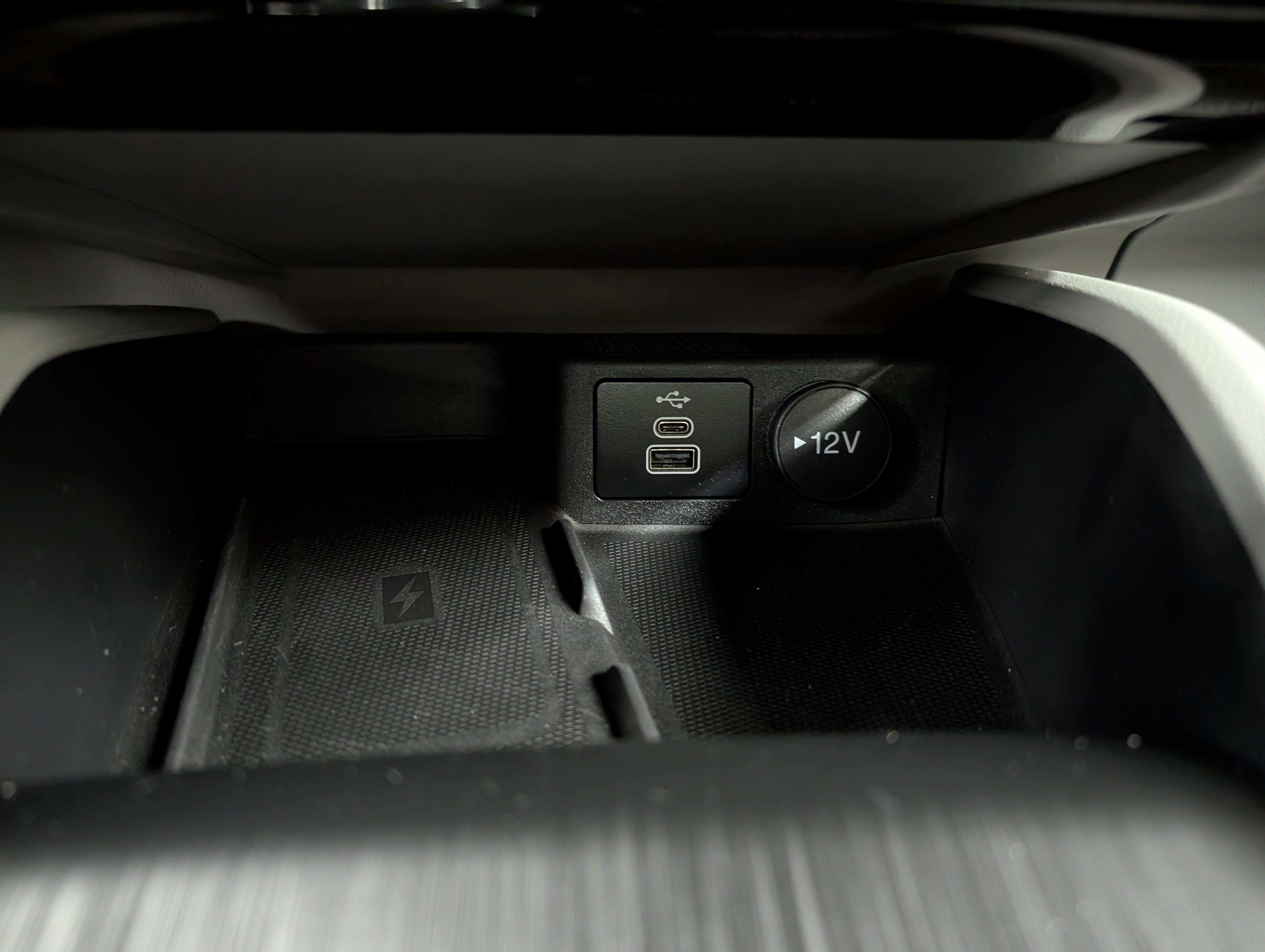 Used 2024 Ford Escape Platinum image 16