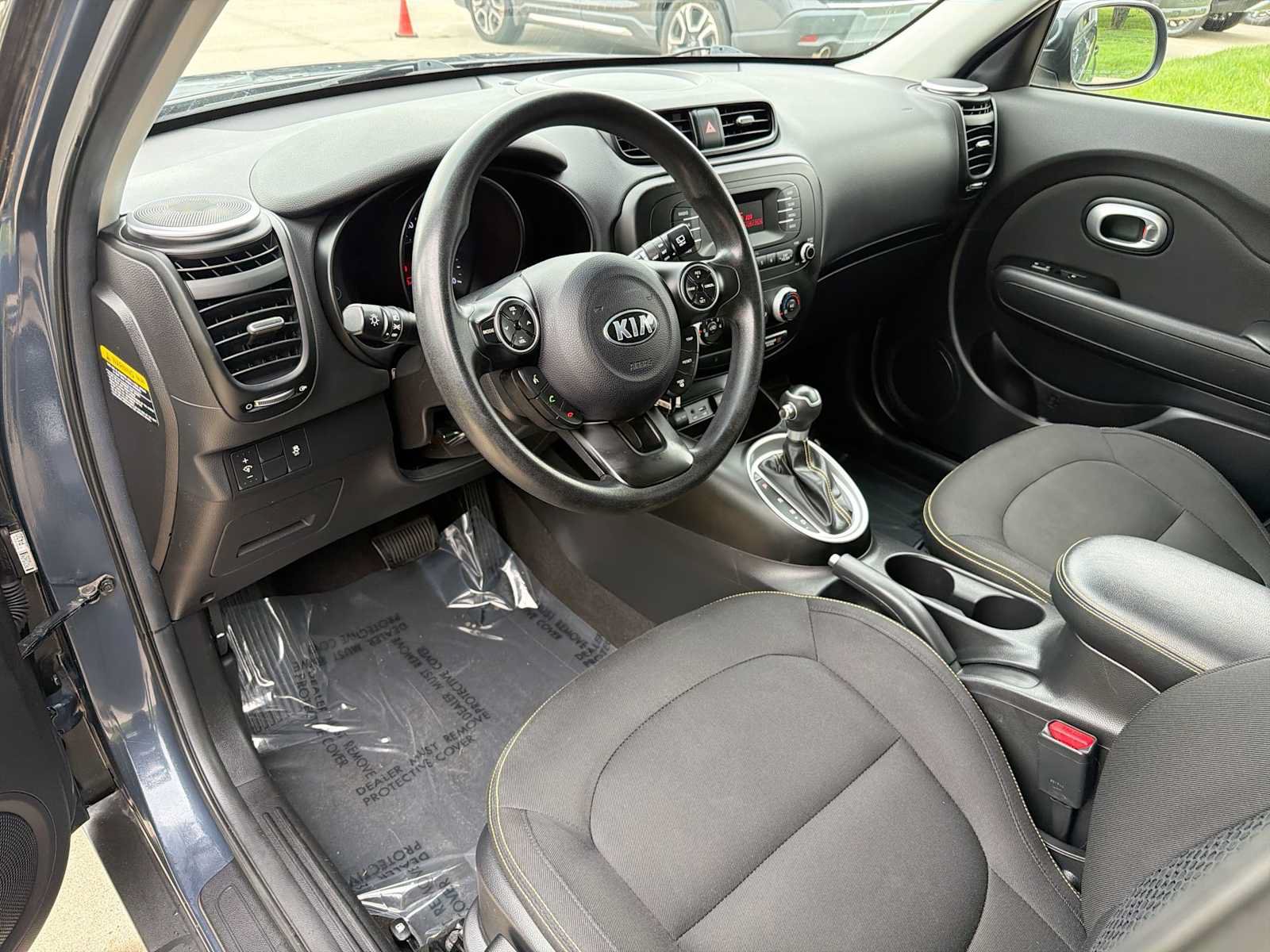 Used 2015 Kia Soul + FWD image 2