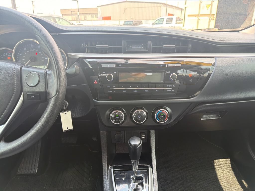 Used 2015 Toyota Corolla L FWD image 19