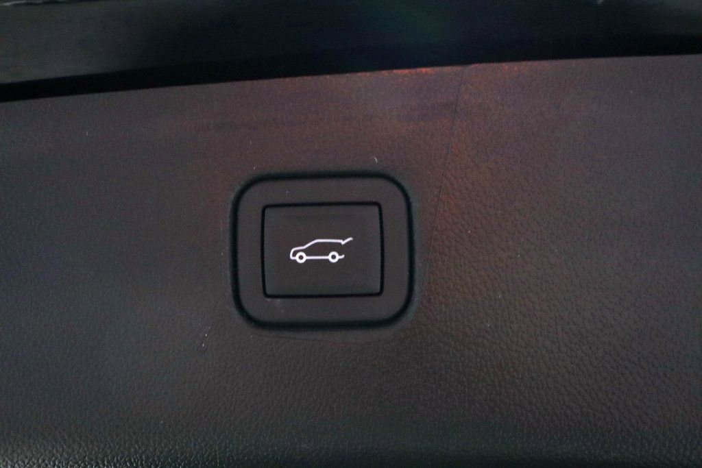 Used 2025 Chevrolet Blazer RS image 21