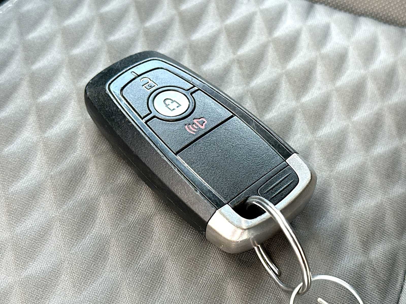 Used 2020 Ford Escape SE image 29