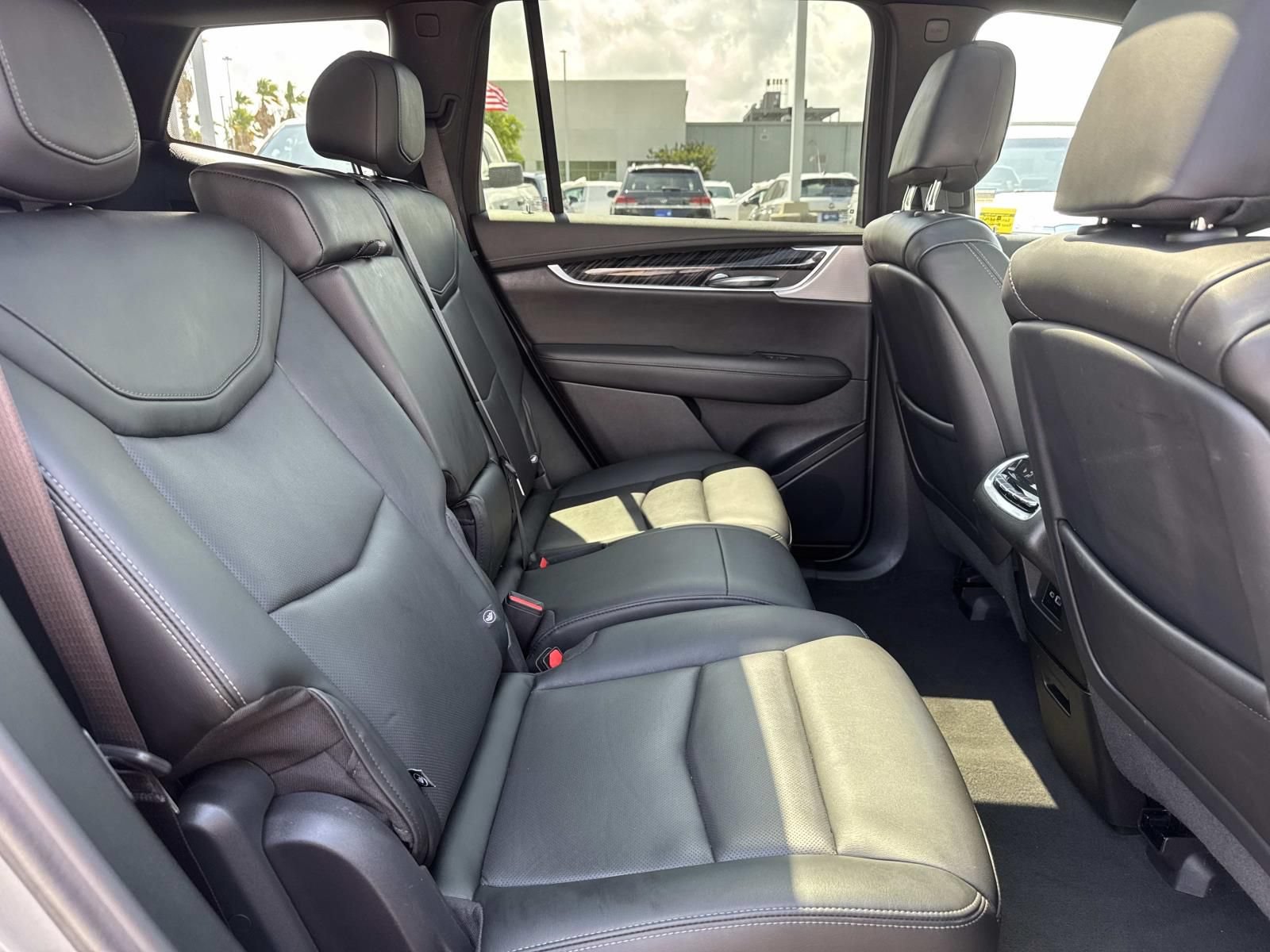Used 2024 Cadillac XT6 Premium Luxury FWD image 11