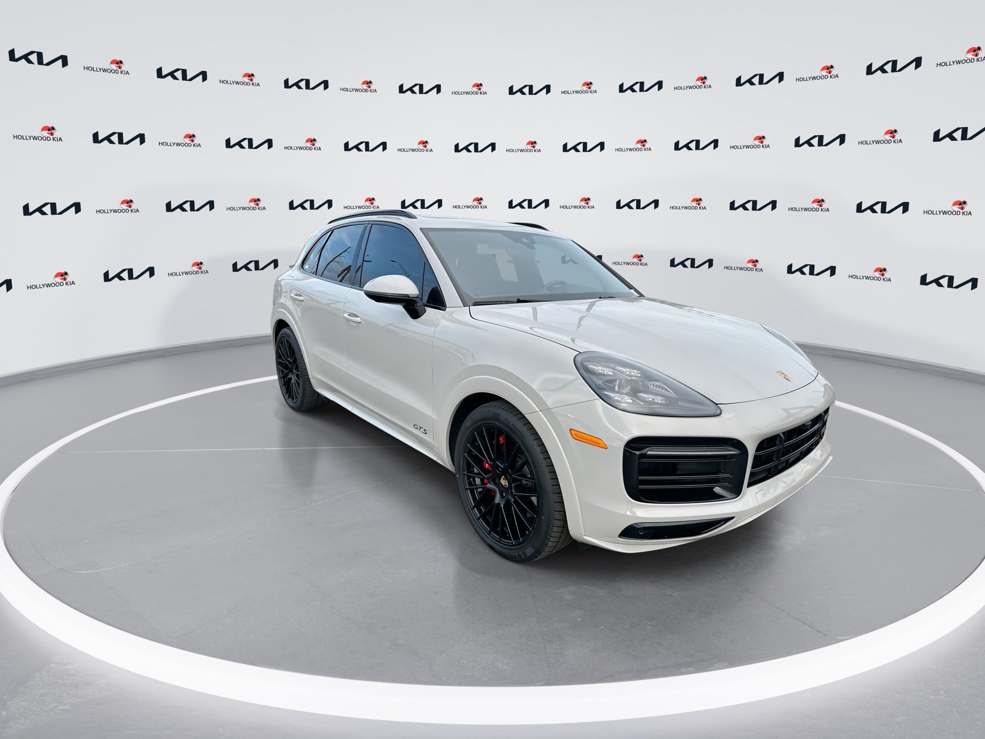 Used 2021 Porsche Cayenne GTS AWD/4WD image 2