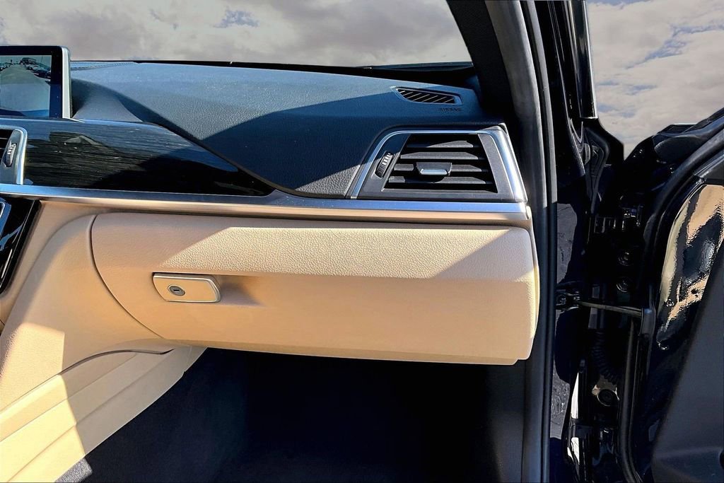 Used 2017 BMW 340i xDrive Sedan AWD/4WD image 26