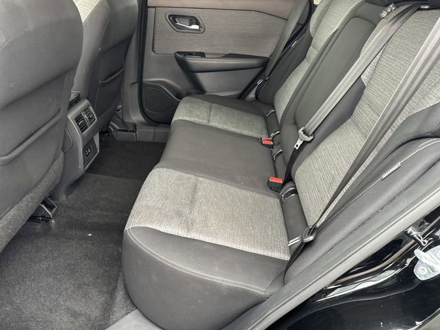 Used 2022 Nissan Rogue SV image 13