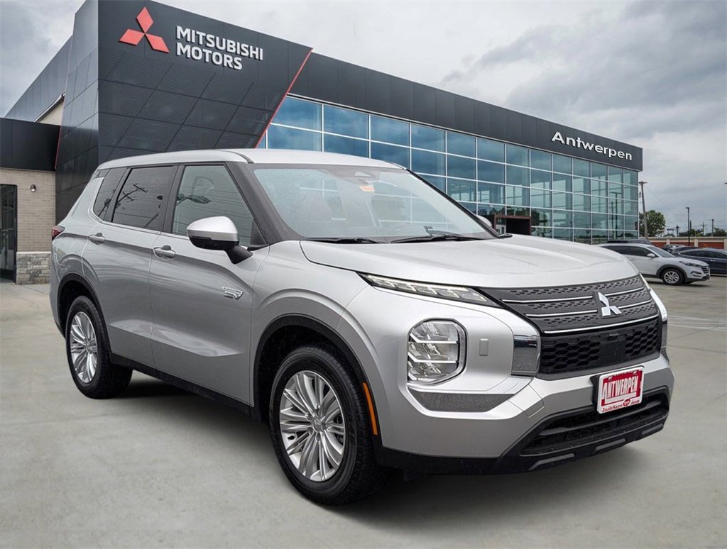 New 2025 Mitsubishi Outlander ES image 1