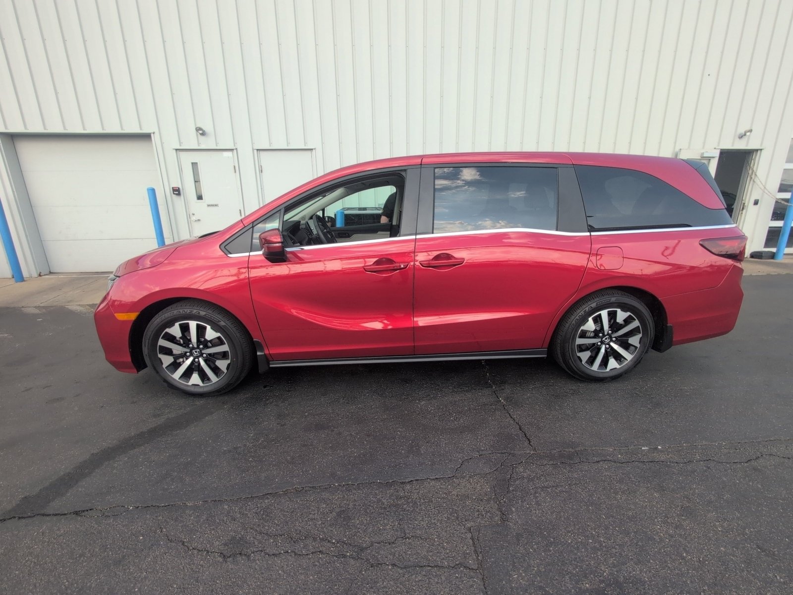Used 2025 Honda Odyssey EX-L image 1