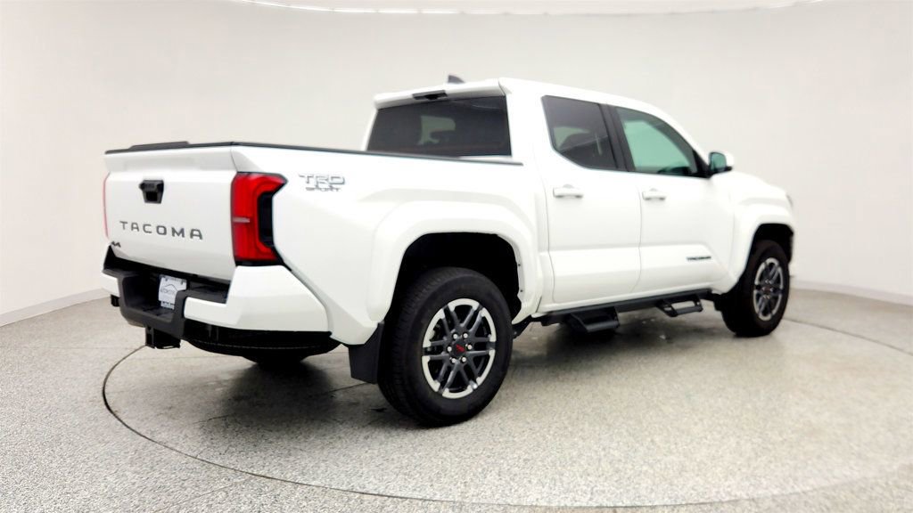 Used 2024 Toyota Tacoma TRD Sport AWD/4WD image 5