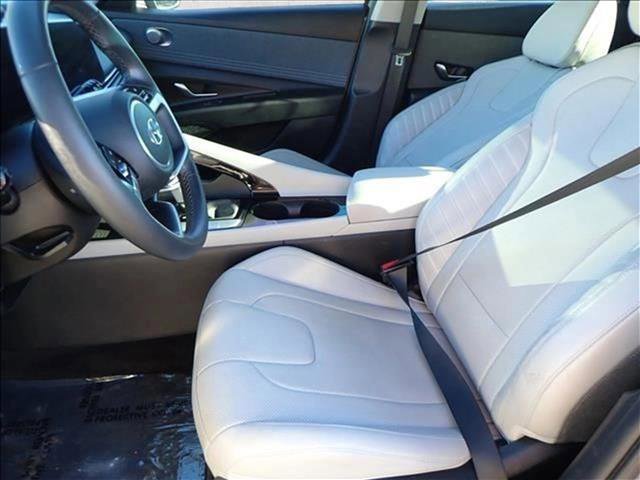 Used 2023 Hyundai Elantra Limited image 10