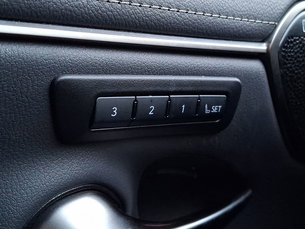 Used 2025 Lexus ES 350 Ultra Luxury w/ Accessory Package (Z1) image 23