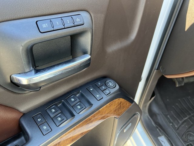 Used 2016 Chevrolet Silverado 1500 High Country w/ High Country Premium Package AWD/4WD image 24