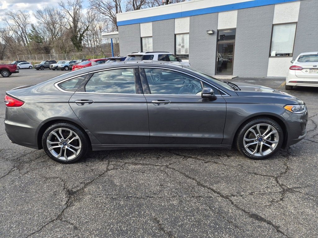 Used 2019 Ford Fusion SEL image 2