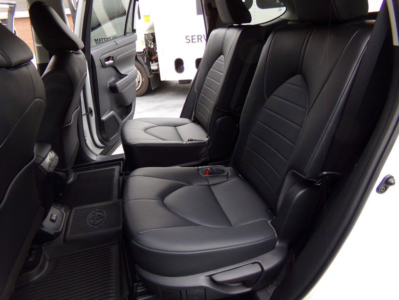 Used 2022 Toyota Highlander XLE image 32