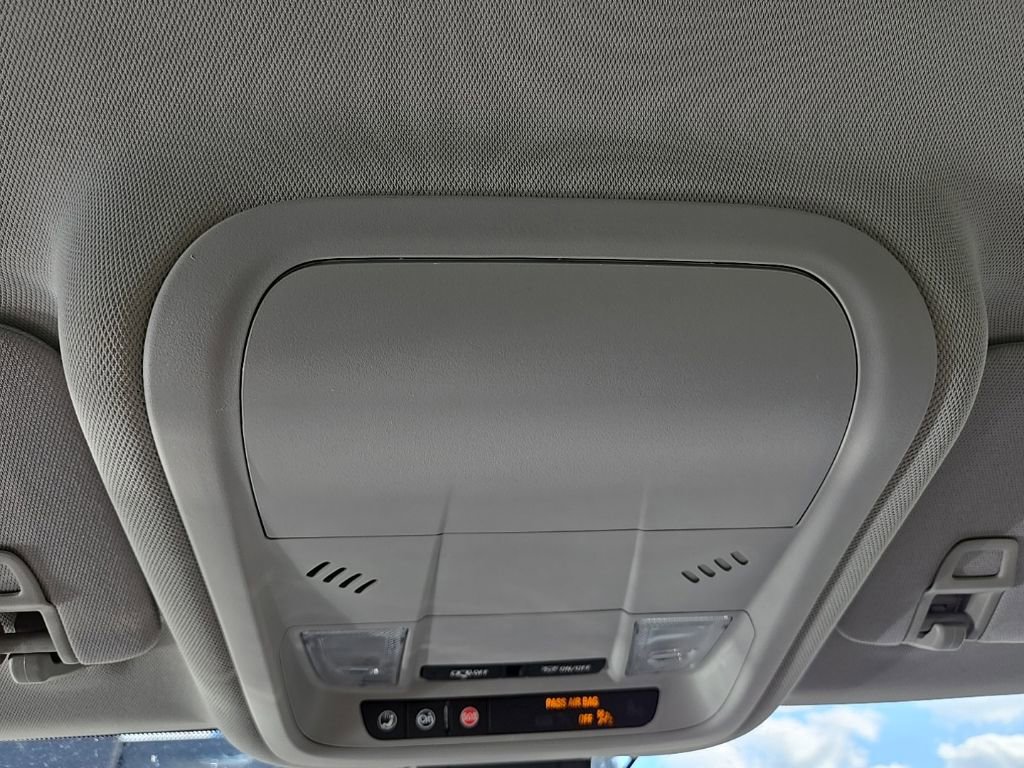 Used 2020 Chevrolet Equinox LS w/ LPO, Floor Liner Package AWD/4WD image 21