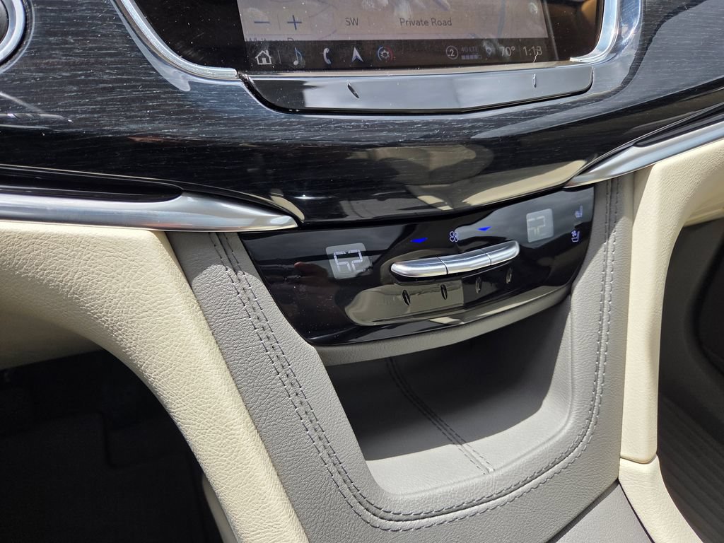 Used 2024 Cadillac XT6 Premium Luxury AWD/4WD image 27