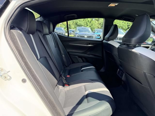 Used 2025 Toyota Camry SE FWD image 11