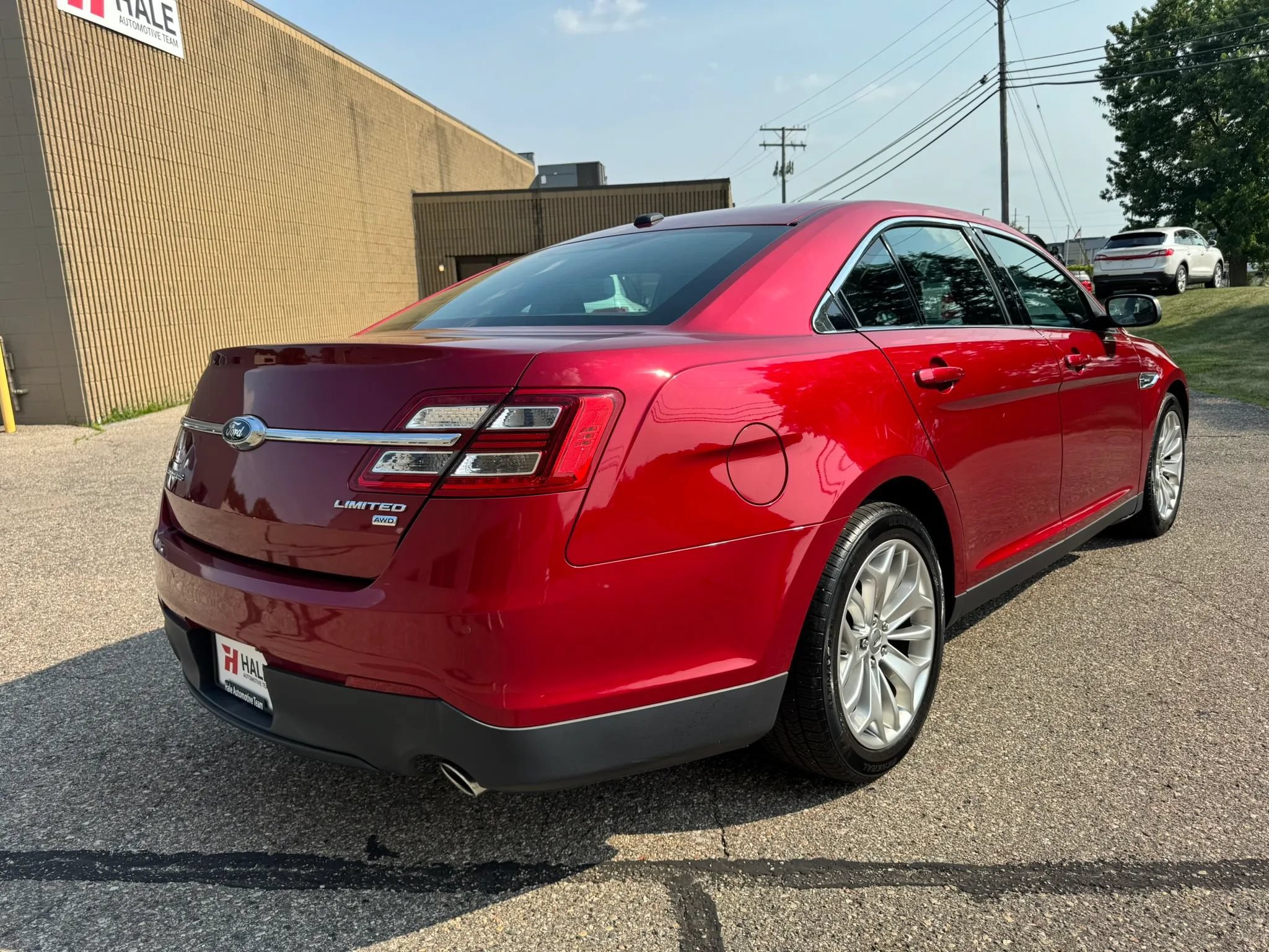 Used 2014 Ford Taurus Limited w/ Equipment Group 301A AWD/4WD image 9