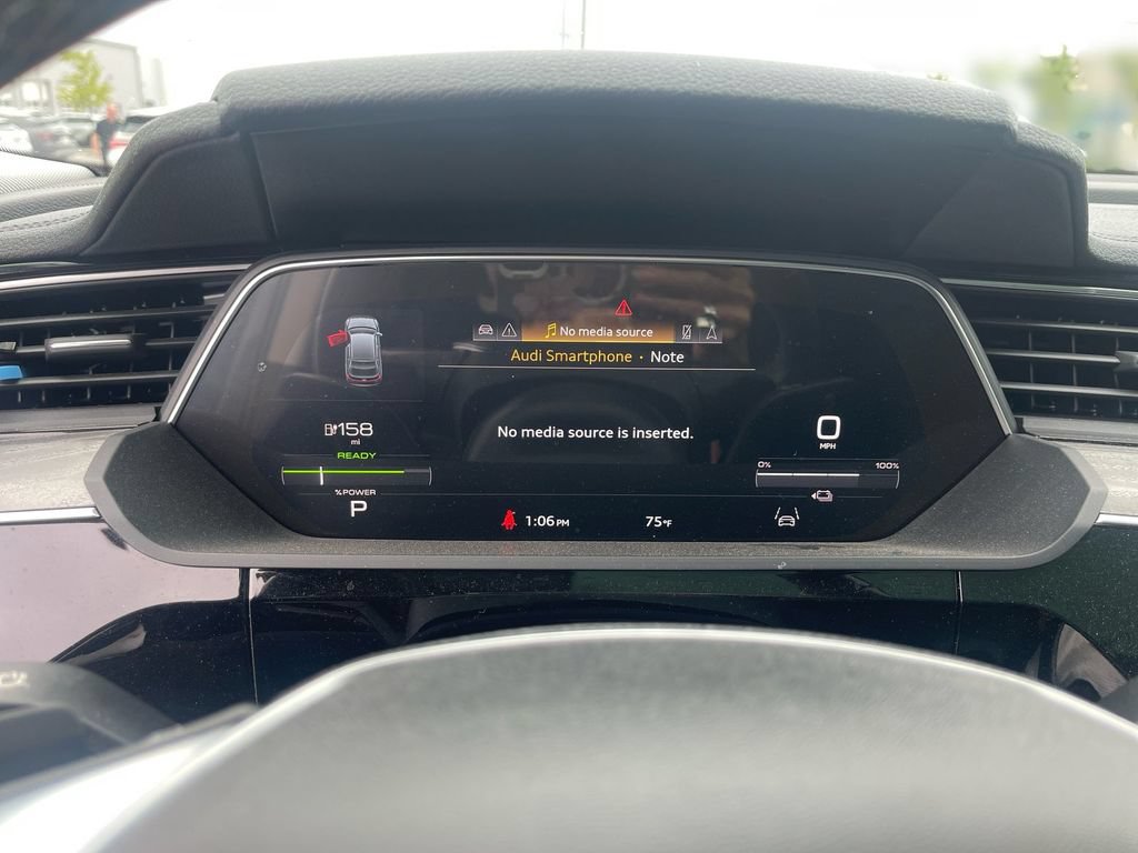 Used 2022 Audi e-tron Premium AWD/4WD image 21