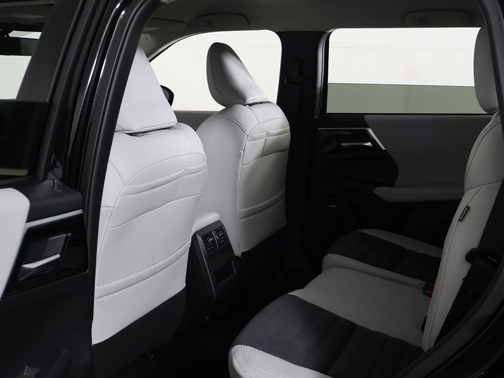 New 2026 Mitsubishi Outlander SE AWD/4WD image 30