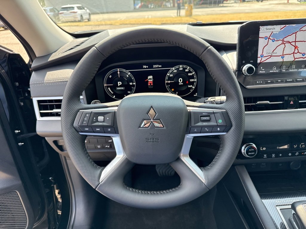 New 2025 Mitsubishi Outlander SE image 34