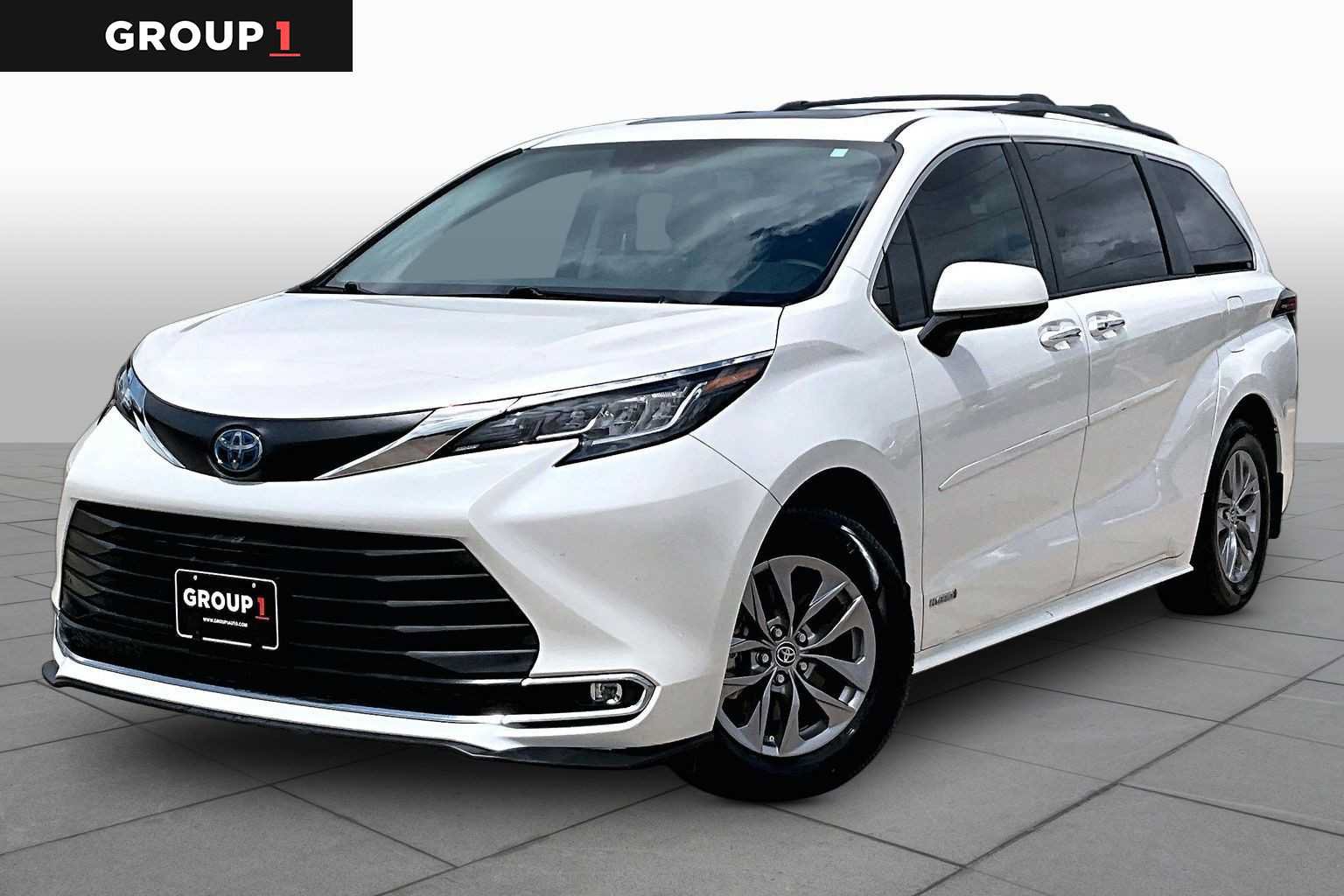 Used 2021 Toyota Sienna XLE FWD image 1
