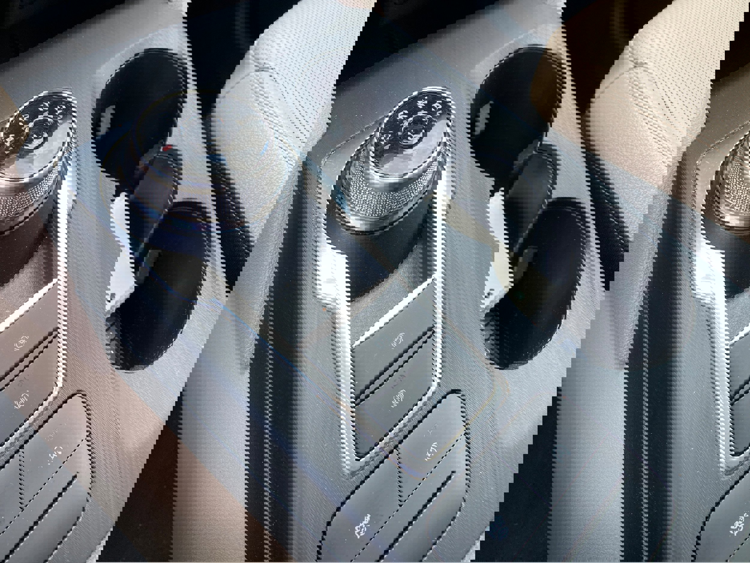 Used 2022 Ford Escape SEL image 15